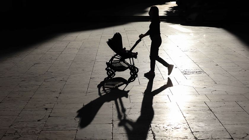 Abono de família com aumentos temporários para quem perdeu rendimentos. Foto: Ana Escobar/EPA