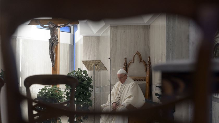 Há mais um caso confirmado, assintomático e agora em isolamento. Foto: Vatican Media/EPA