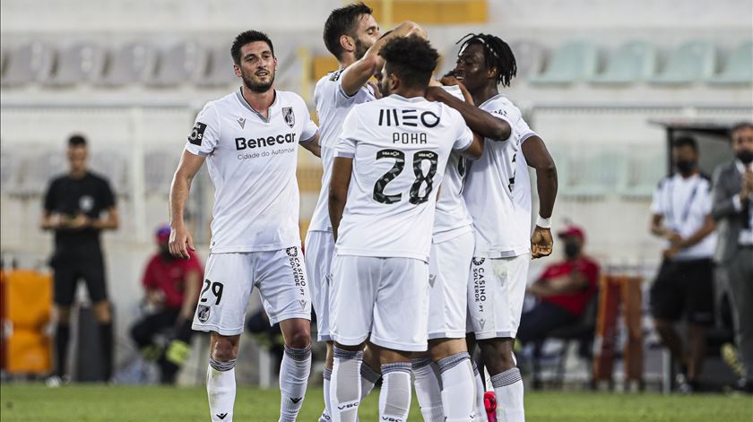 Bruno Duarte marca pelo V. Guimarães em Portimão. Foto: Luís Forra/Lusa Bruno Duarte marca pelo V. Guimarães em Portimão. Foto: Luís Forra/Lusa