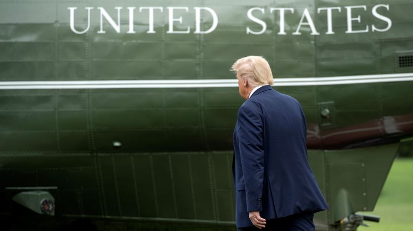 Trump fala em "fantástico desempenho". Biden usa fragilidades. Foto: Stefani Reynolds/EPA