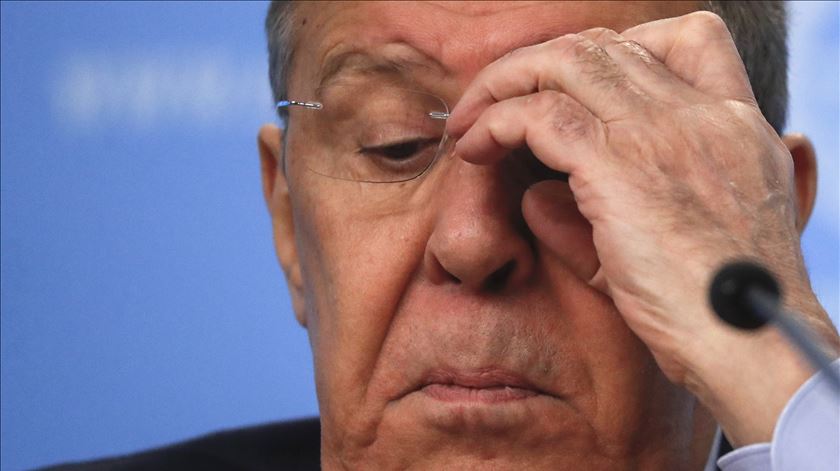 Rússia diz que negociações sobre segurança da Ucrânia sem Moscovo são uma "estrada para lado nenhum"