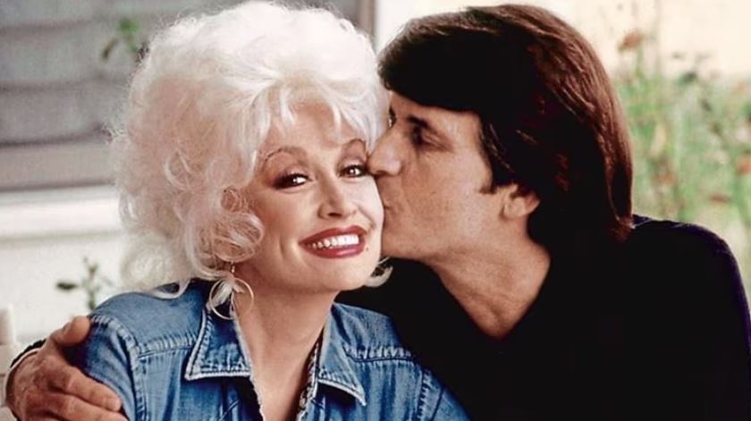 Morreu o marido de Dolly Parton. Carl Dean tinha 82 anos e foi casado com a cantora durante mais de seis décadas. Foto: Instagram Dolly Parton