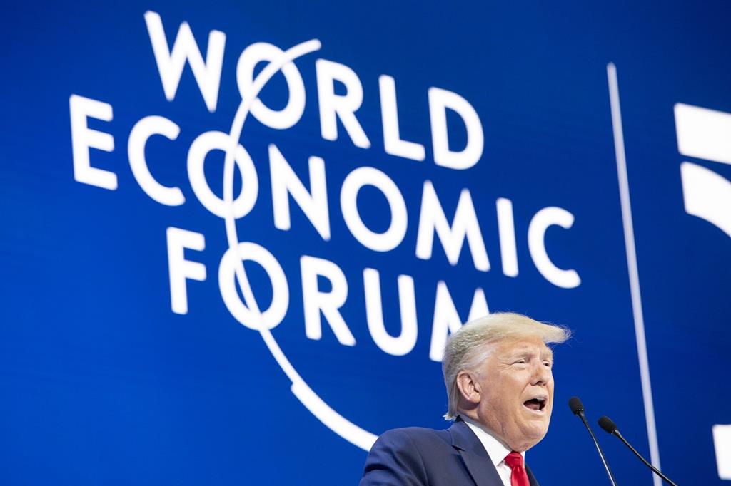 Donald Trump no Fórum Económico Mundial em Davos, na Suíça, em 2020. Foto: Gian Ehrenzeller EPA.