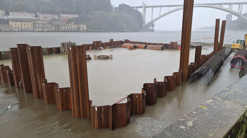 Obras da nova ponte sobre o Douro afetadas pelas tempestades