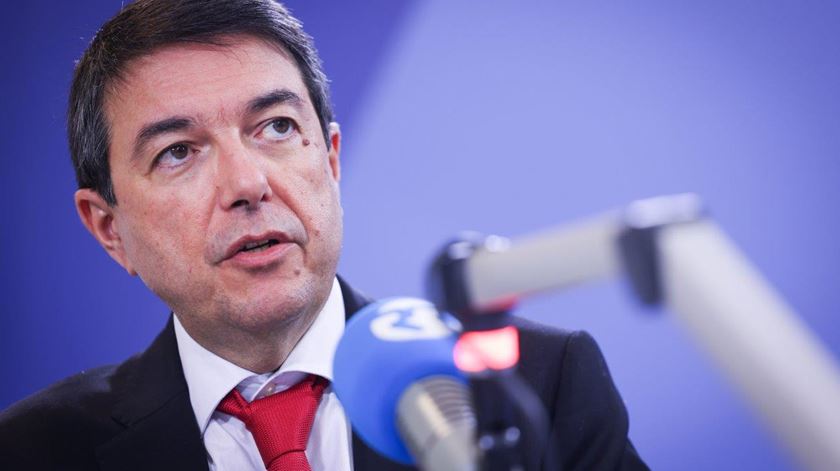 Santos Almeida: “Se não houver outra solução, a concentração de serviços terá de ser uma resposta”