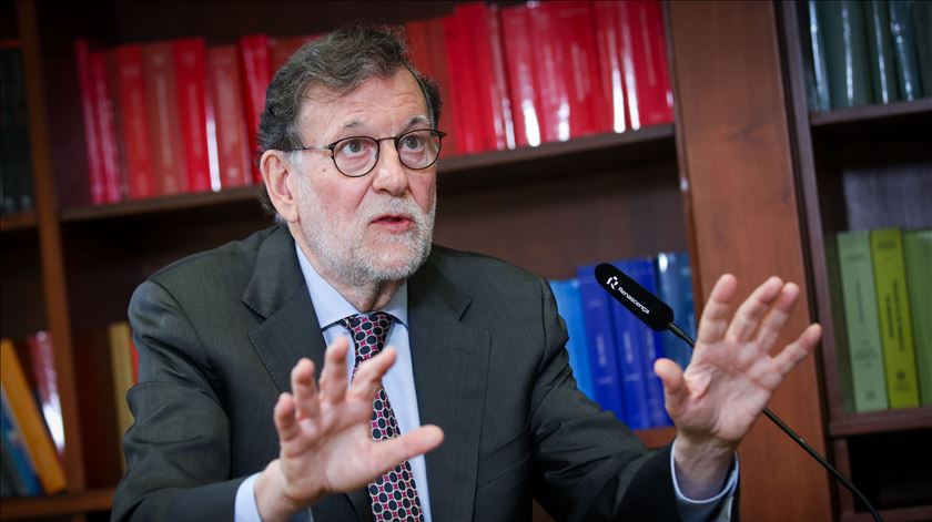 Mariano Rajoy: “O melhor para Espanha e Portugal é que existam dois grandes partidos ao centro e moderados”