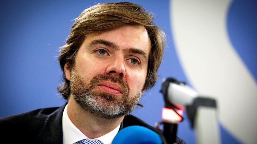 “Foi mau de mais”. João Almeida disponível para ajudar CDS