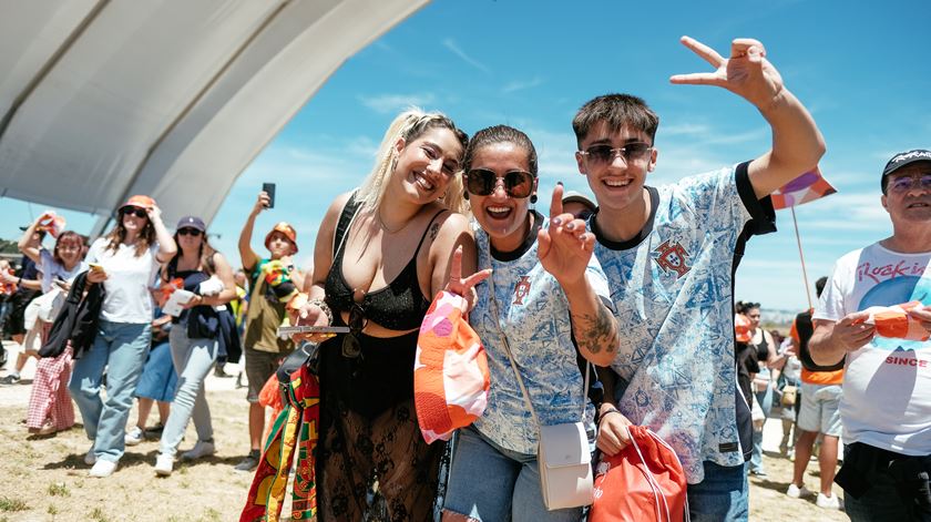 As cores da seleção são visíveis da indumentária dos festivaleiros este sábado, no Rock in Rio. Foto: Sara Falcão/RR