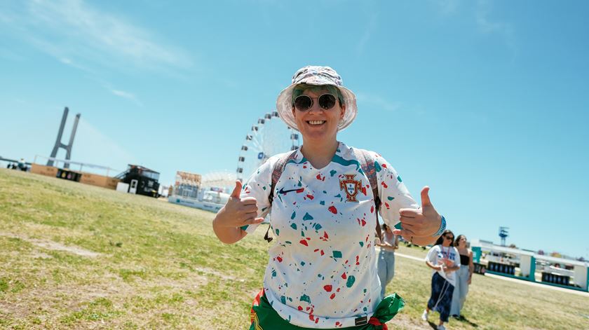 As cores da seleção são visíveis da indumentária dos festivaleiros este sábado, no Rock in Rio. Foto: Sara Falcão/RR