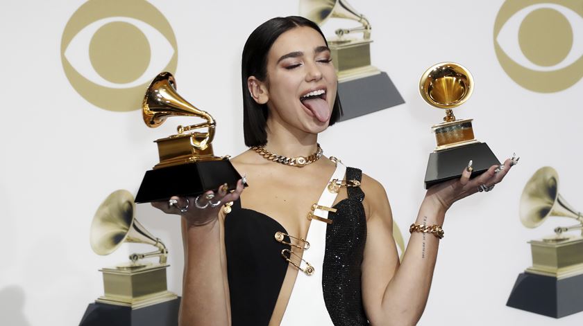 Dua Lipa ganhou o prémio de Melhor Jovem Artista. Foto: John G. Mabanglo/EPA