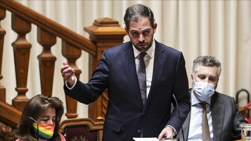 Ministro do Ambiente garante que centrais a carvão não vão ser reativadas