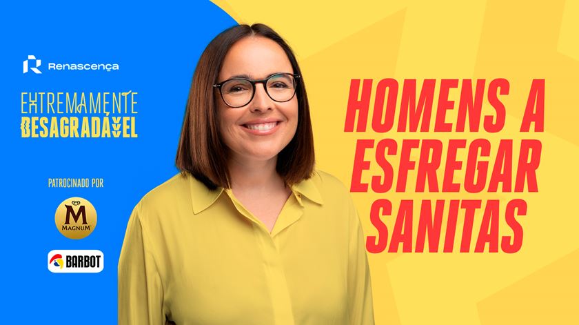 Homens a esfregar sanitas