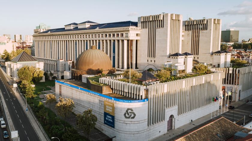 Construção do edifício foi polémica em grande parte devido à volumetria. O projeto ocupa um espaço total de 200 mil metros quadrados. Foto: DR