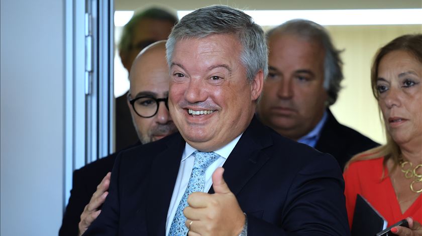 Tribunal manda arquivar acusação de Menezes contra Eduardo Vítor por difamação