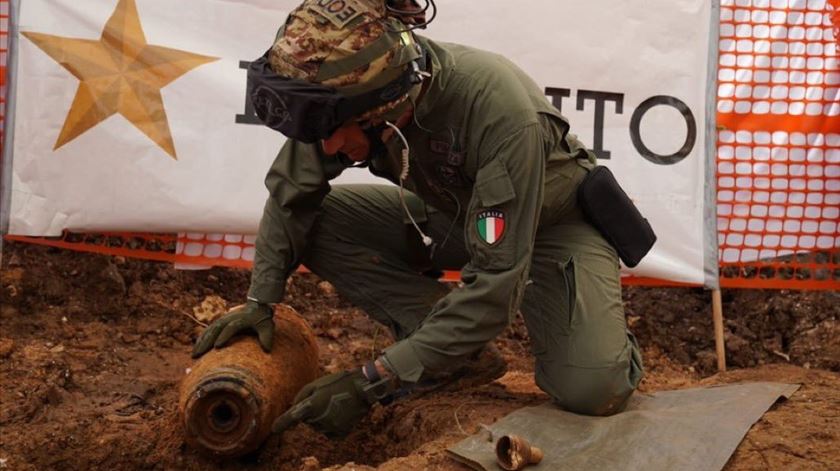 Bomba, Brindisi, segunda guerra mundial, Itália. Foto: Twitter