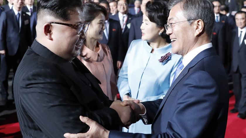 Encontro Coreias bolos Kim Jong Un Foto EPA KOREA SUMMIT PRESS POOL (2)