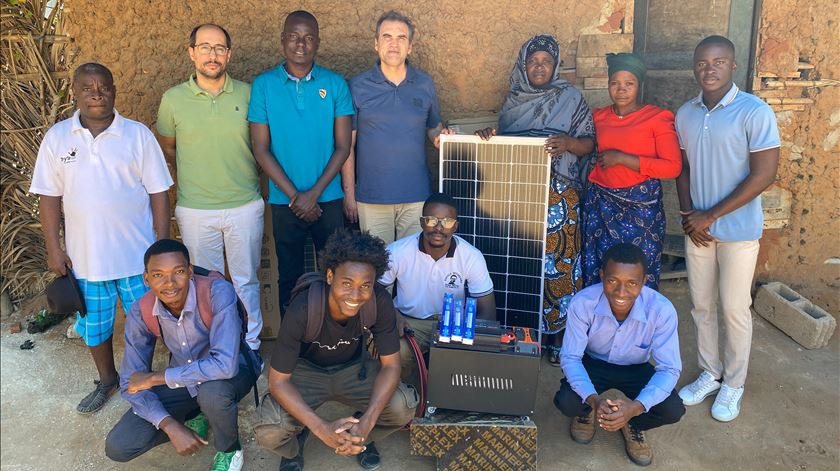 Universidade de Coimbra apoia famílias africanas com equipamentos para melhorar qualidade do ar