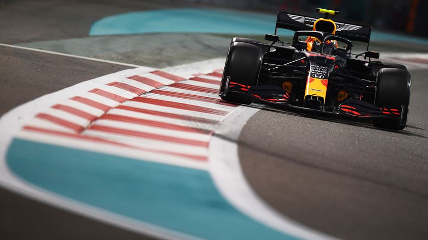 GP de Portugal. Duelo entre Hamilton e Verstappen aquece Algarve