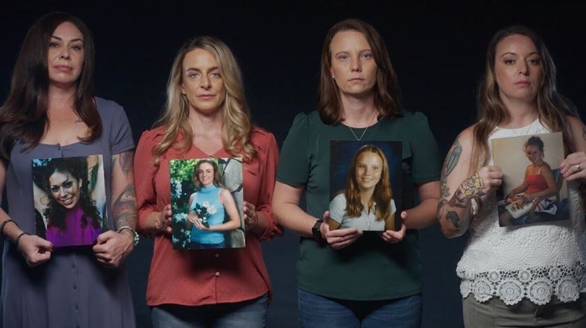 "Somos perto de mil". Sobreviventes de Epstein pedem divulgação dos ficheiros