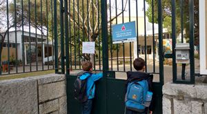 A escola do meu filho fechou na greve geral e faltei ao trabalho. Perco o dia de salário?