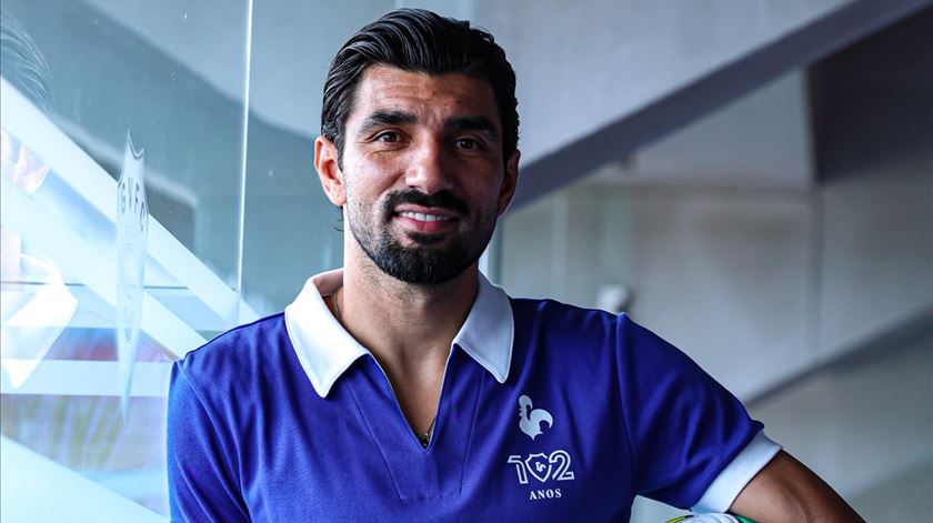 Esgaio é reforço do Gil Vicente