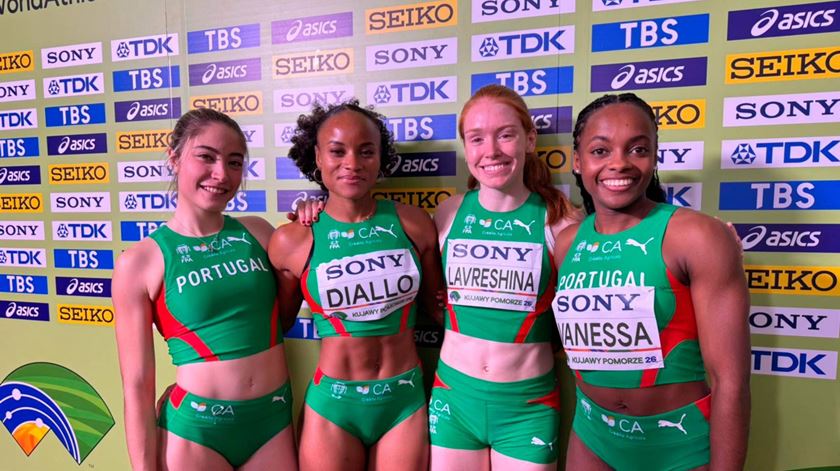 Estafeta feminina, 4x400m, Mundial de Pista Curta. Foto: FPA