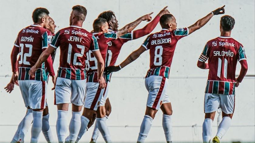 Estrela bate Vilafranquense e reavê segundo lugar da II Liga