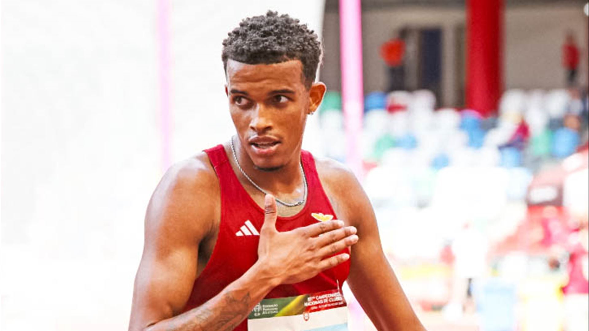 Etson Barros, atleta do Benfica, está em coma induzido depois de acidente de viação