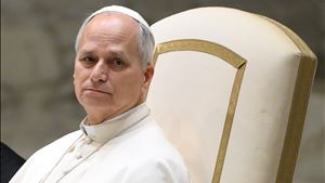 Papa envia mensagem às vítimas da depressão Kristin