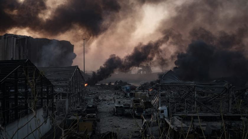 A madrugada começou a revelar a verdadeira dimensão da explosão. Foto: João Sousa