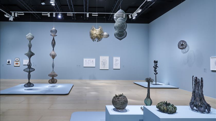 Exposição de Ruth Asawa em Bilbao. Foto: DR (clique na seta para ver a fotgaleria)