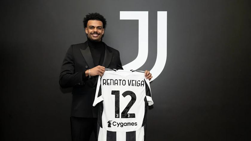 Juventus confirma Renato Veiga por empréstimo do Chelsea