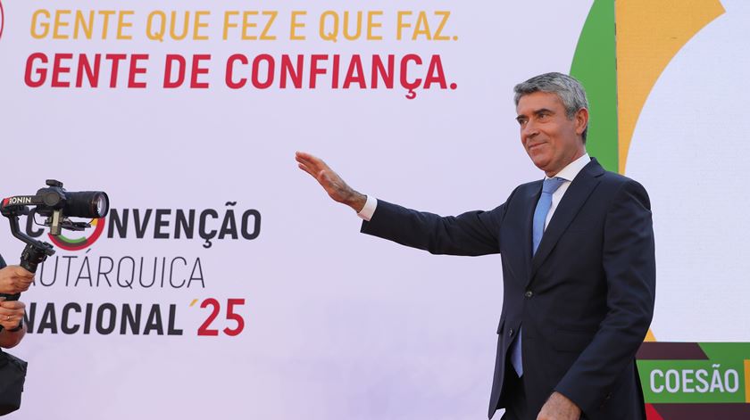Carneiro sobre as Autárquicas: “Temos o objetivo de sermos o primeiro partido com mais votos"