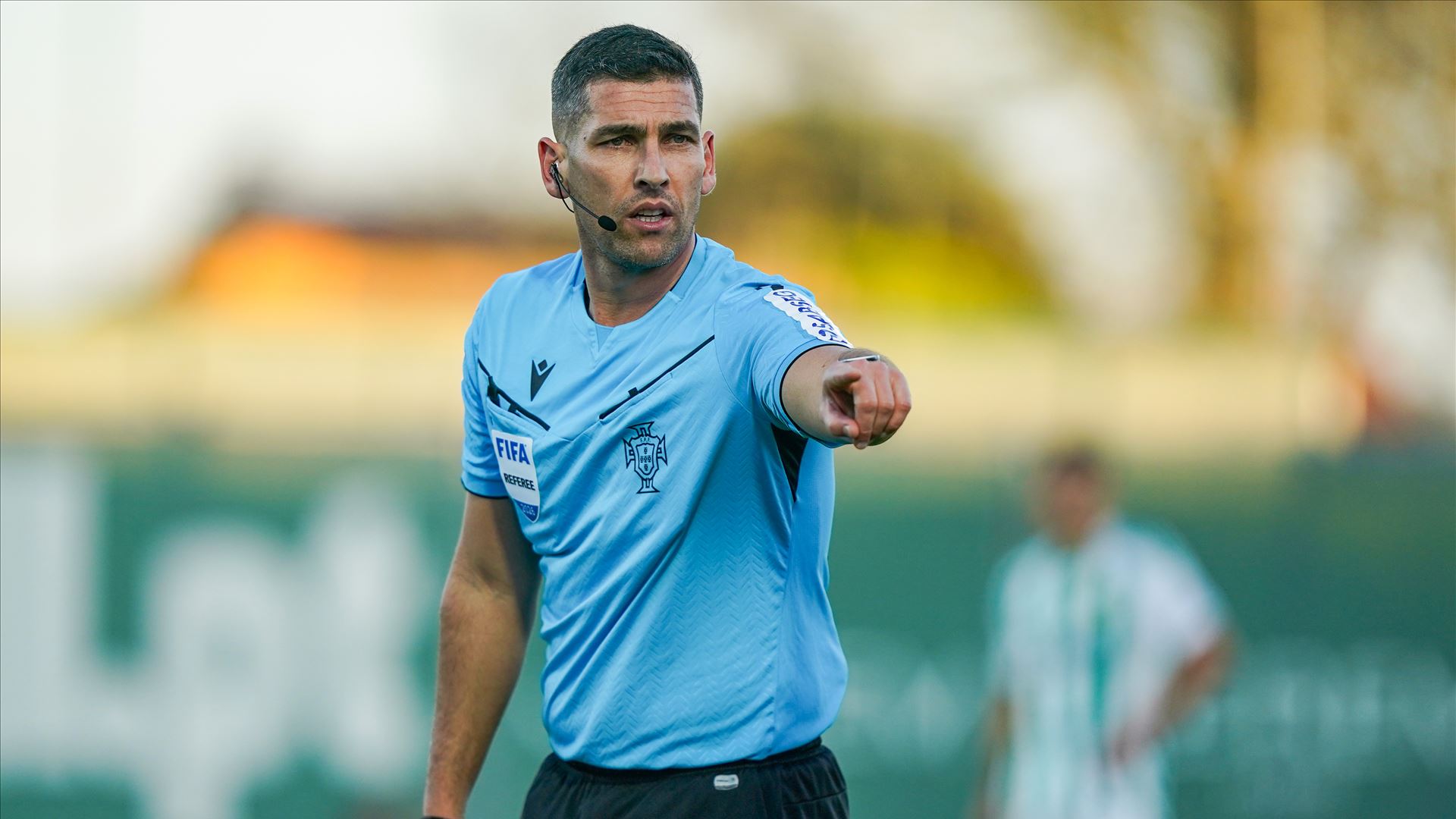 Nota 4 para Fábio Veríssimo. “Bem nos lances capitais, mal no amarelo a Dahl”