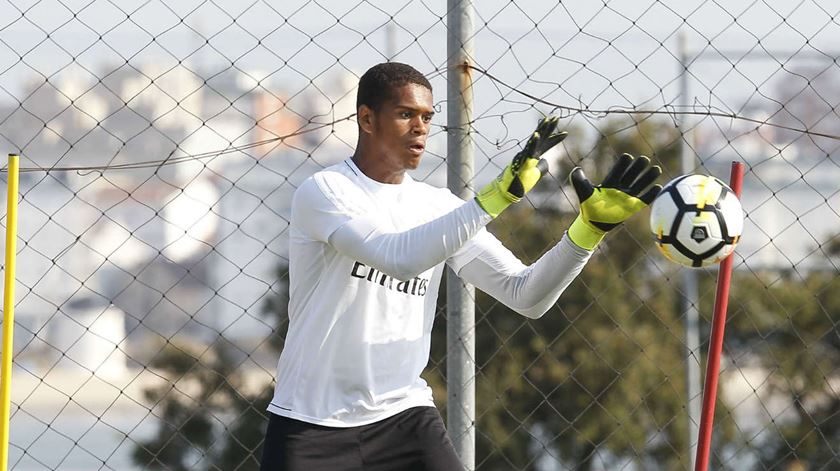 Vilafranquense contrata guarda-redes do Benfica B