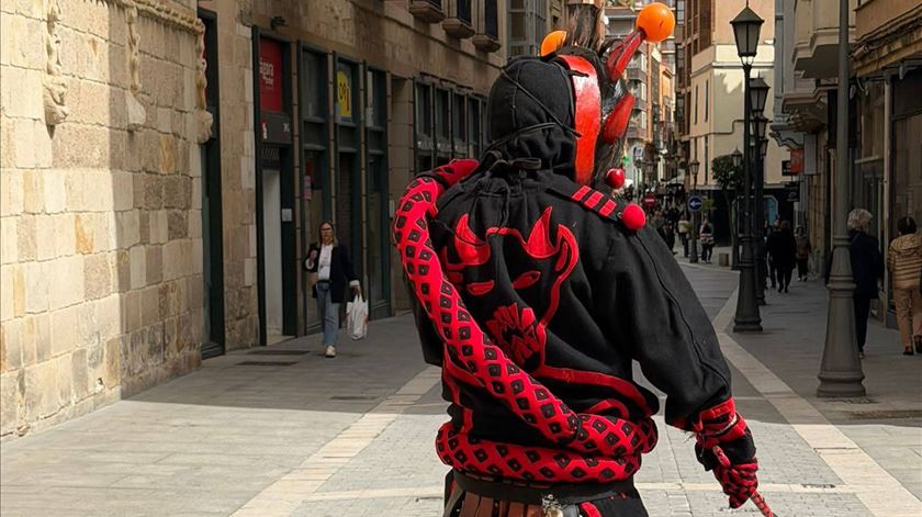 O ritual exige esforço físico, anonimato e devoção. Foto: Maschocalheiro – Associação de Bemposta