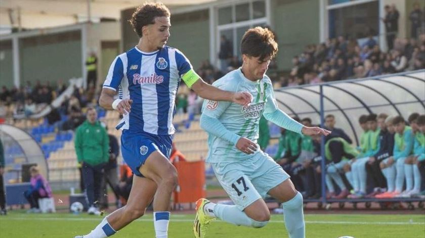 FC Porto goleado e fora da Youth League