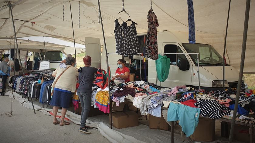 A máscara é obrigatória para clientes e comerciantes. Foto: Olímpia Mairos/RR