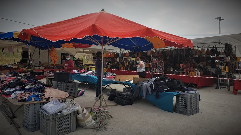 São ainda poucos e assustados os clientes. Foto: Olímpia Mairos/RR