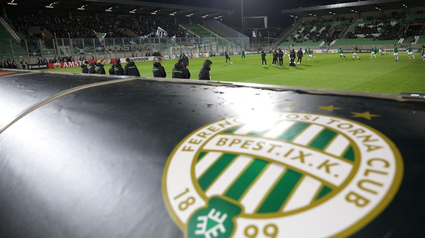 O Ferencvaros, líder da liga da Hungria, já realizou dois jogos desde a retoma a 23 de maio Foto: Stoyan Nenov/Reuters