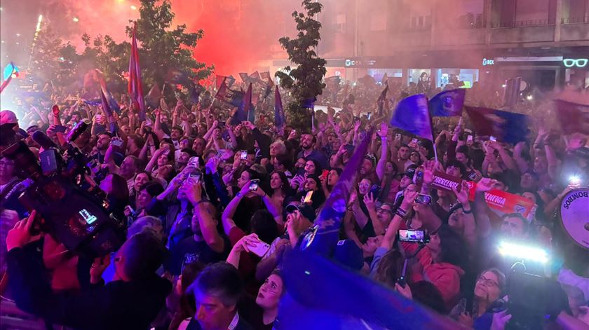 Festa noite fora. Hoje é "feriado" em Torres Vedras após vitória inédita Festa noite fora. Hoje é "feriado" em Torres Vedras após vitória inédita