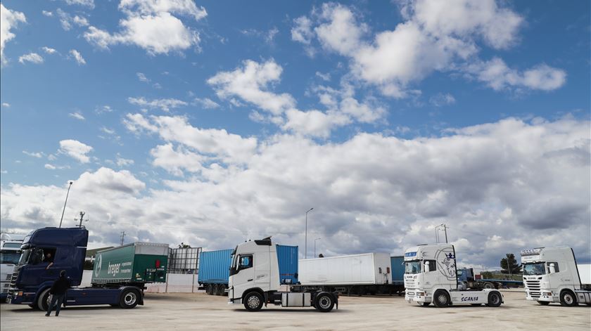 Camionistas em marcha lenta a caminho de Lisboa