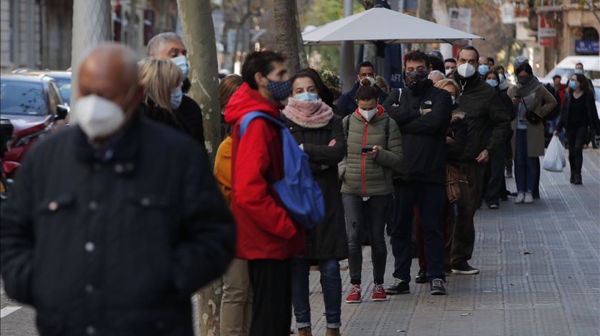 Espanha vai criar registo de quem não quer vacina