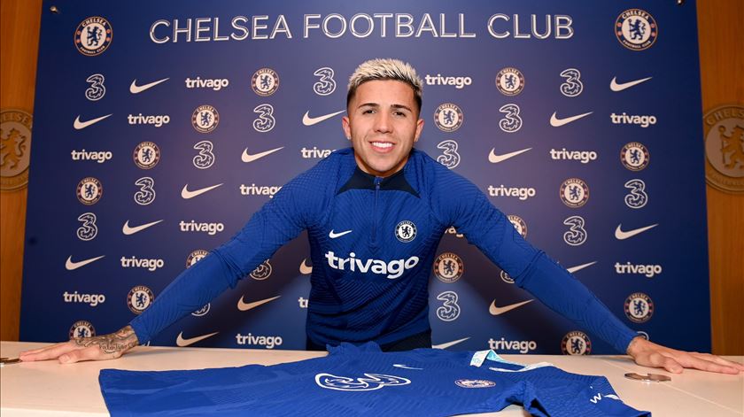 Graham Potter: &quot;Enzo Fern&#225;ndez &#233; um jogador impressionante e estamos muito felizes por t&#234;-lo&quot;