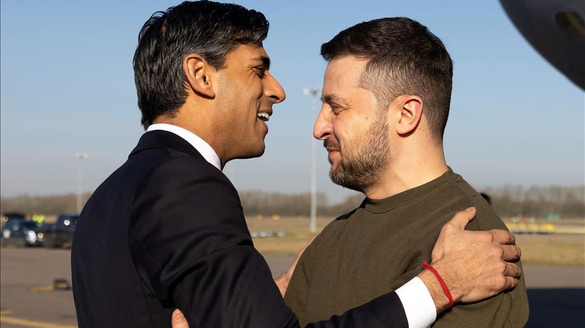 Zelensky visita Reino Unido esta quarta-feira