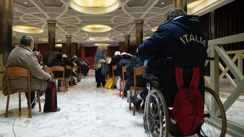 Covid. Vaticano pede transparência na produção e distribuição de vacinas