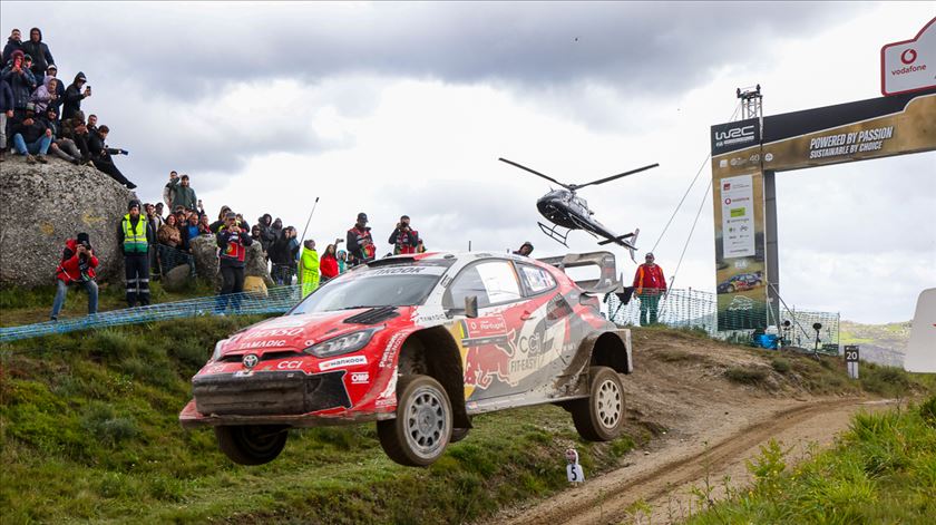 Ogier lidera Rali de Portugal Ogier lidera Rali de Portugal