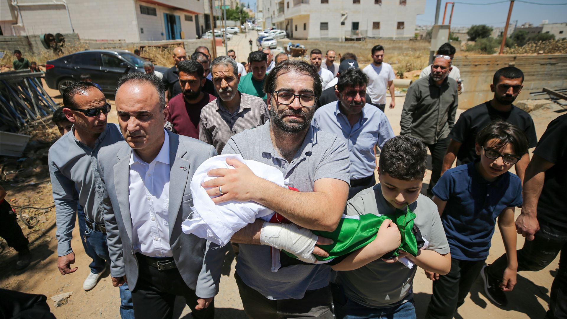 Bebé palestiniano de sete meses morre após disparos do exército israelita na Cisjordânia