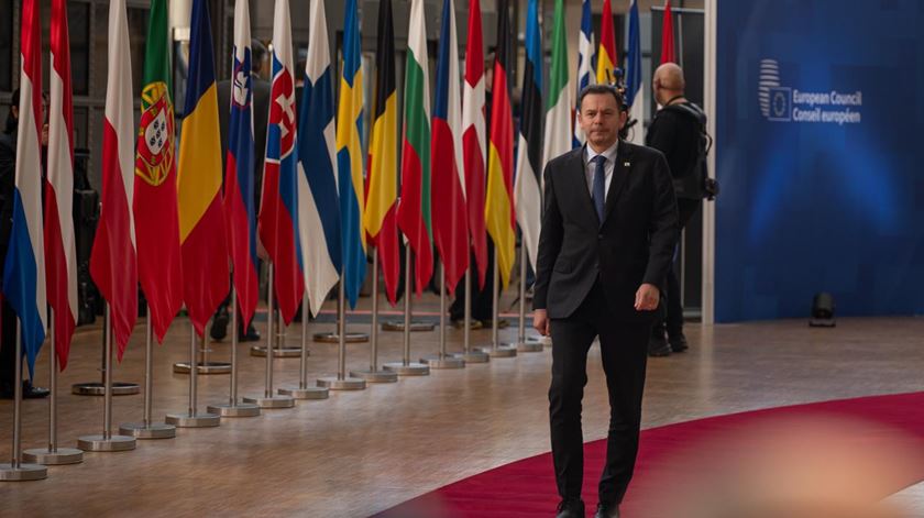 Bruxelas processa Portugal por não transpor diretivas sobre troca de informações policiais