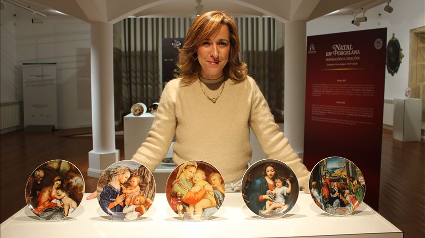 Pratos da Vista Alegre alusivos ao Natal em exposição pela primeira vez